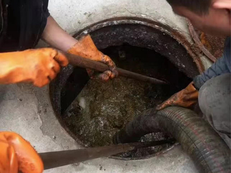 松滋清理化粪池时如何避免沼气的危害?